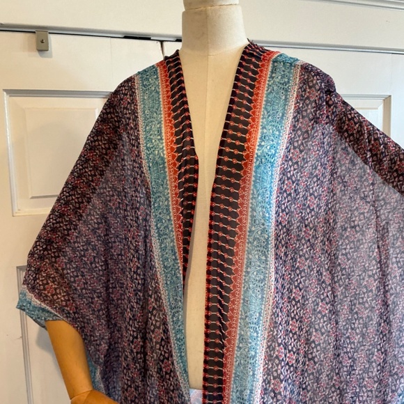 Kimono with pizazz! - Picture 4 of 7